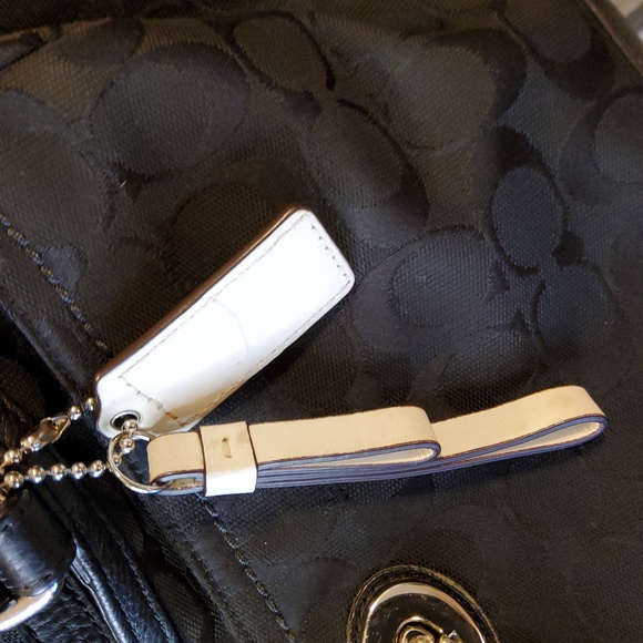 Coach F23294 Park Signature Carryall - Black - Picture 13 of 16